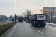 Žilinu zablokoval štrajk autodopravcov. Polícia odkláňa dopravu po obchádzkových trasách