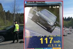 Cestný hazardér: policajti z Čadce zastavili vodiča, ktorý prekročil rýchlosť dvojnásobne