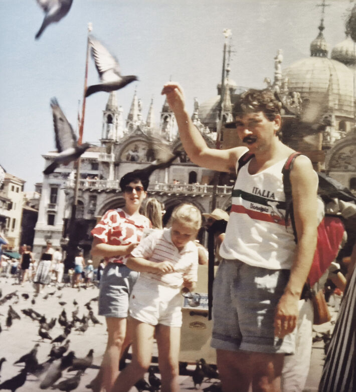 S manželkou Annou a dcérou Evou na ich prvom Bienále v Benátkach v roku 1984.